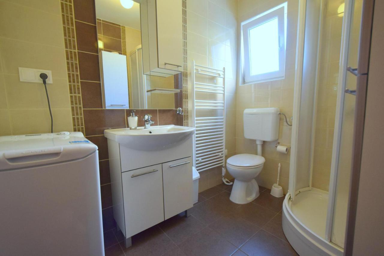 Apartments Marjolovic Нівице Екстер'єр фото