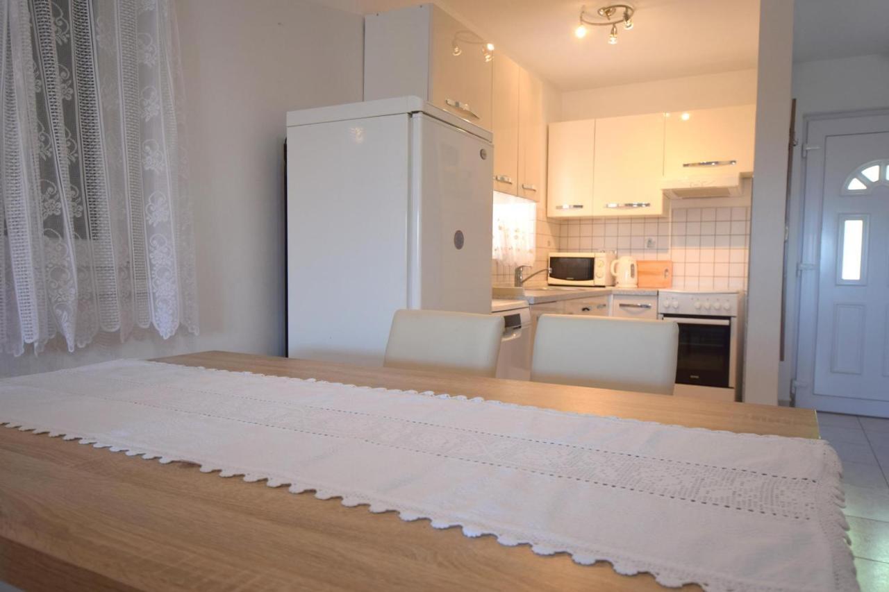 Apartments Marjolovic Нівице Екстер'єр фото